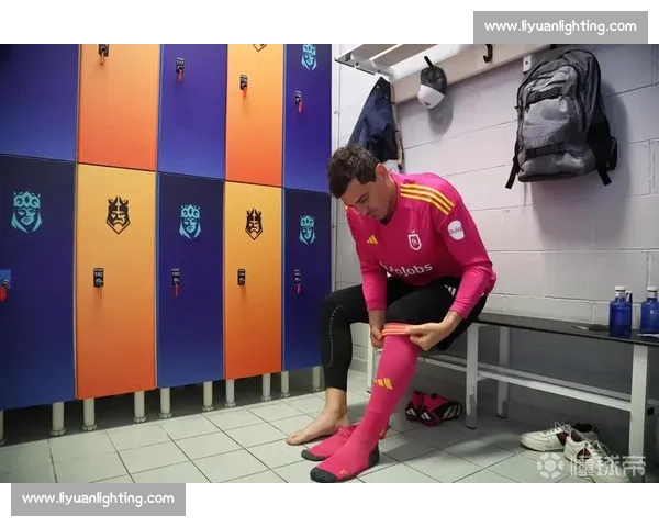 卡西神扑 + 网友调侃：阿圭罗单刀不进，射术堪忧？